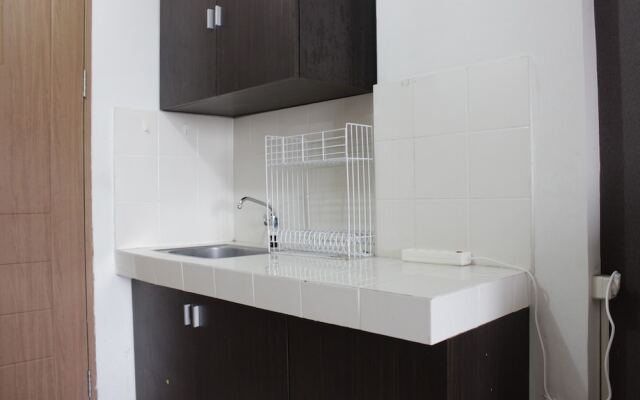 Cozy Studio At Pinewood Apartment Near Unpad Jatinangor