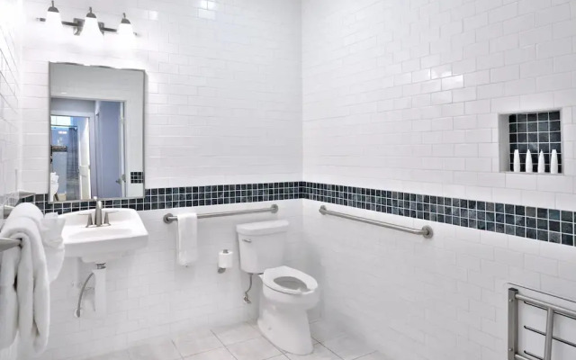 Bayview South 801 Eisenhower Dr. #6