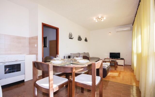 Nice Home in Sibenik With Wifi and 1 Bedrooms