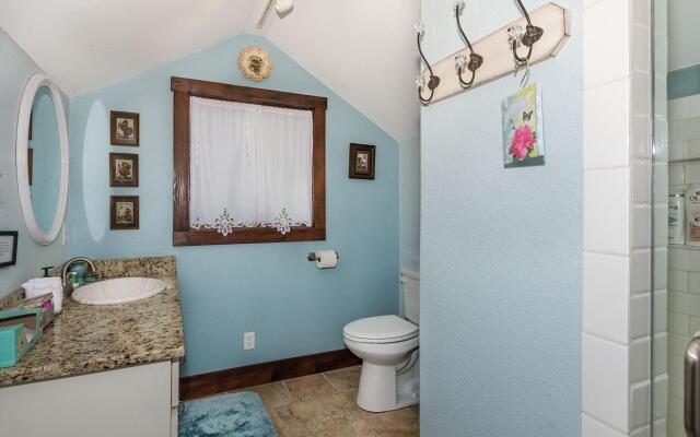 Mistletoe House in Fredericksburg