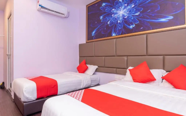 OYO 89423 Zenz Hotel