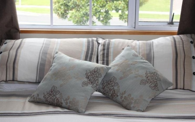 Royal Palms Papamoa Bed & Breakfast – Guest Rooms – Tauranga
