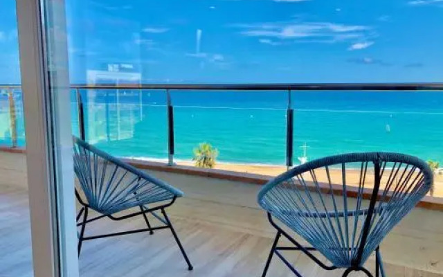Apartaments Primera Linea Torre Valentina
