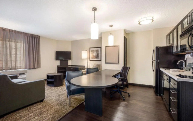 Sonesta Simply Suites Las Vegas Convention Center