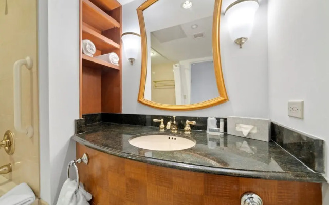 Boardwalk Cozysuites Beachfront 2BR 3BA Condo
