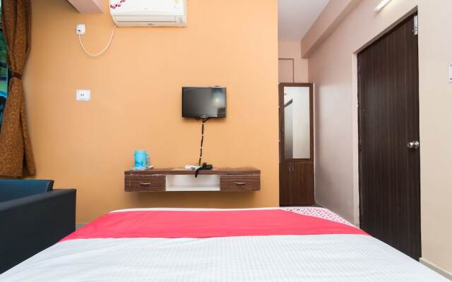 Oyo 10398 Hotel Parijayee