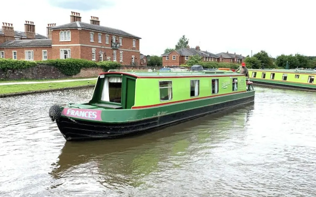 Stone - Boat - Sleeps 4 - Pet Friendly-85ws