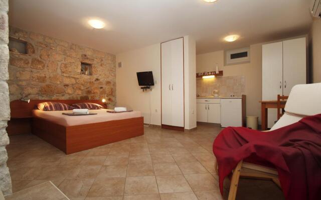 Apartments Caralipeo