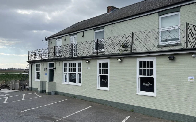 Riverside Inn