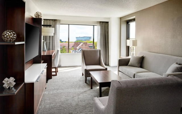 Marriott East Lansing at University Place