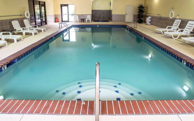 Comfort Inn & Suites