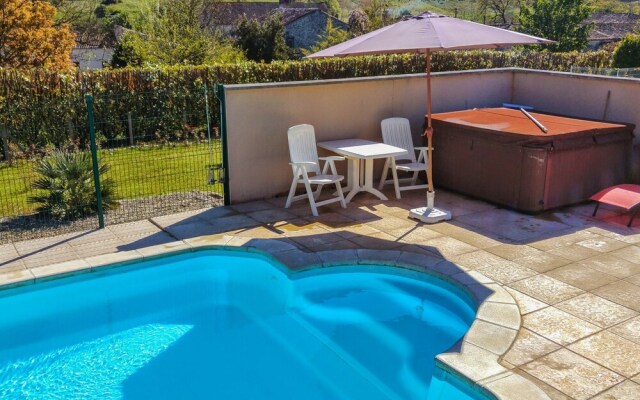 Chic Apartment in Segonzac With Swimming Pool