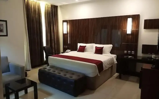 Rento Hotel and Suites