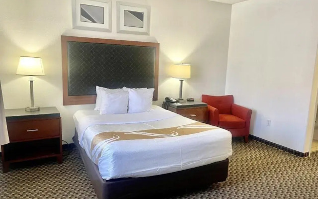 Spark by Hilton Lakewood Denver Southwest