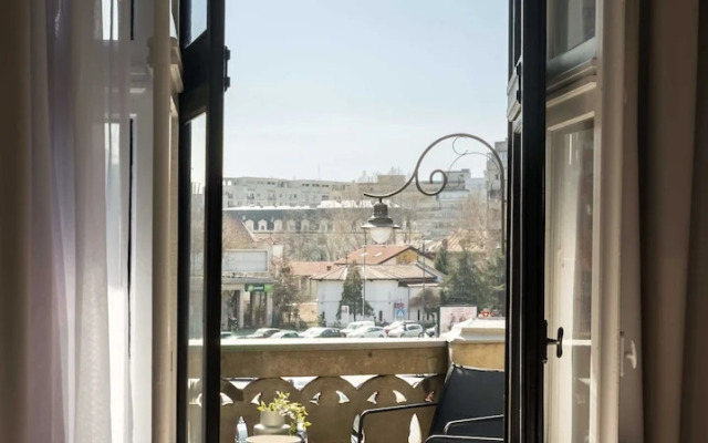 Stunning 3BR Apartment in Bucharest