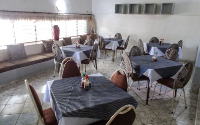 Ndeke Hotel