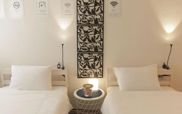 coins hostel tenjin