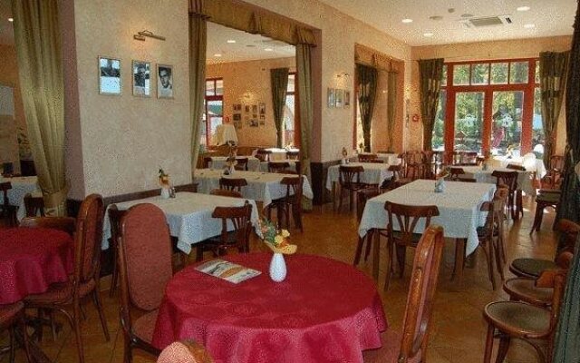 Hotel Anna Villa