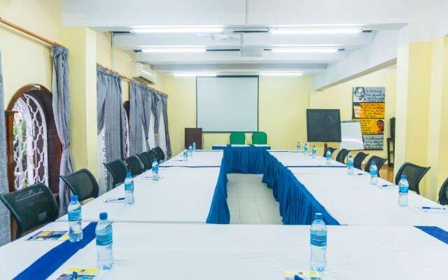 Best Western Jangwani Sea Breeze Hotel