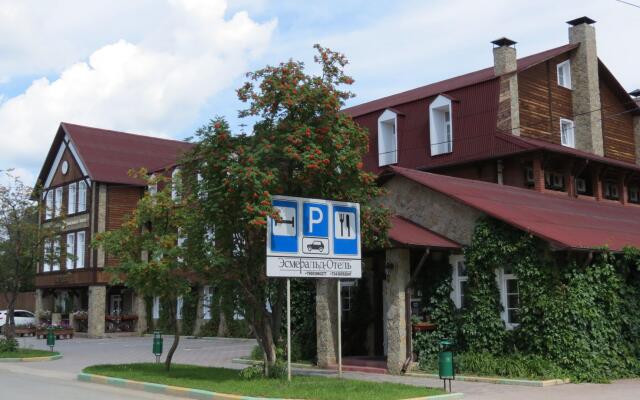 Отель Эсмеральд