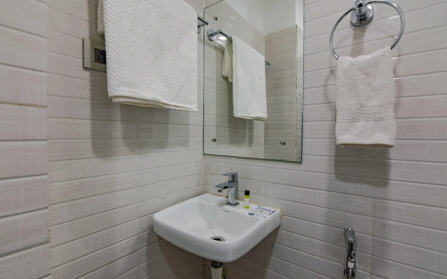 Fabhotel Middleton Desire