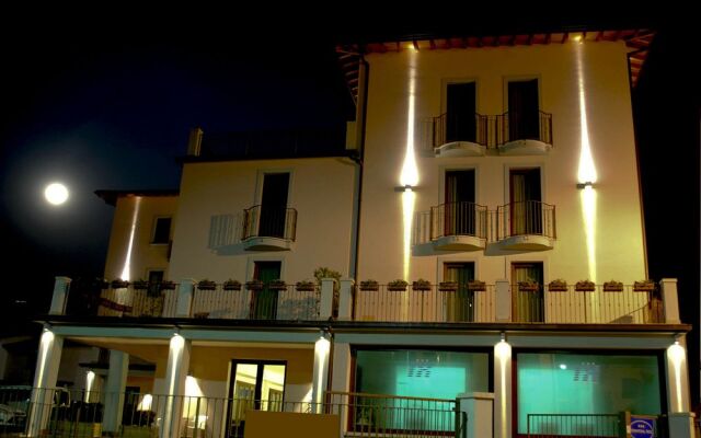 International Hotel Iseo