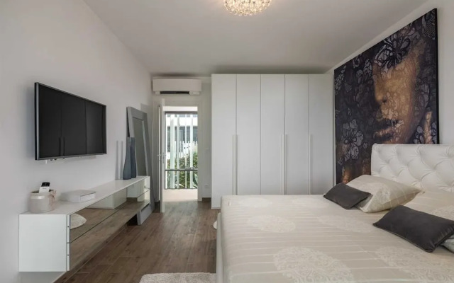 Villa Luxor With Heated Pool