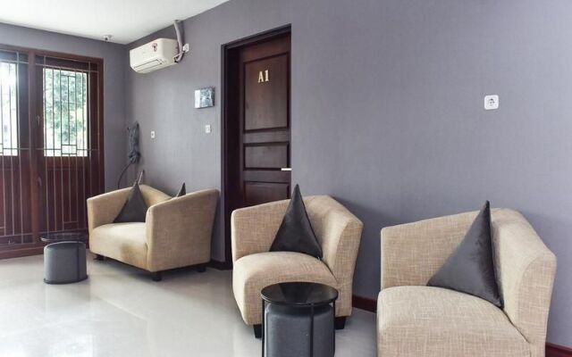 Reddoorz Plus Near Stasiun Tvri Surabaya