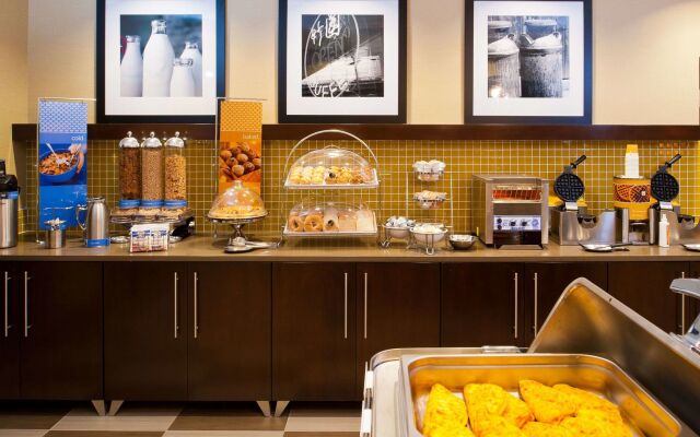 Hampton Inn Shelton