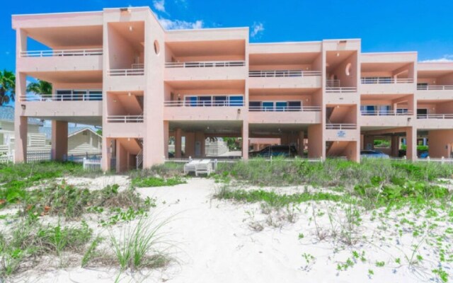 Coquina Beach Club 104 2 Bedroom Condo by RedAwning