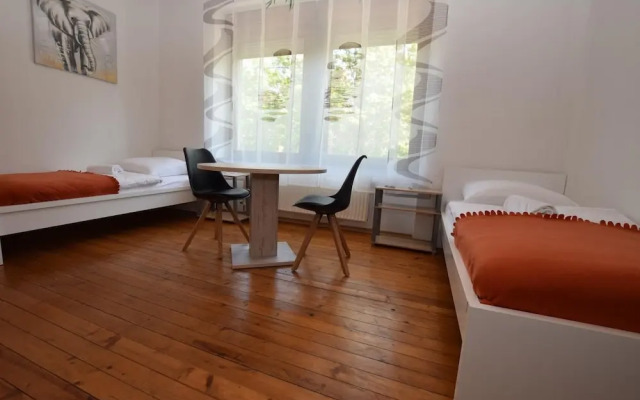 AB Apartment 82