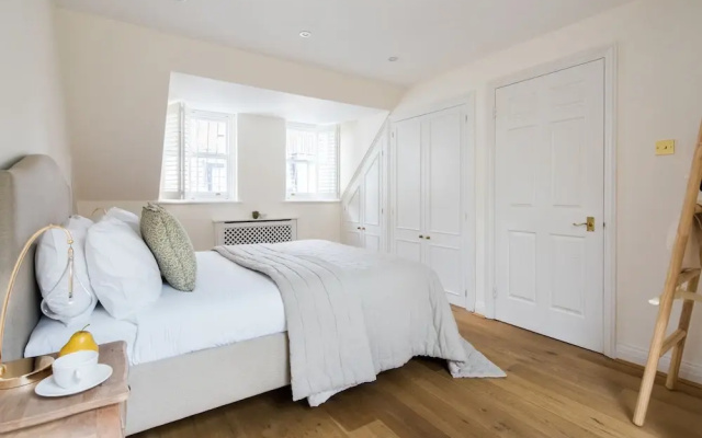 Cornwall Gardens by Lime Street