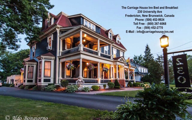 Carriage House Inn