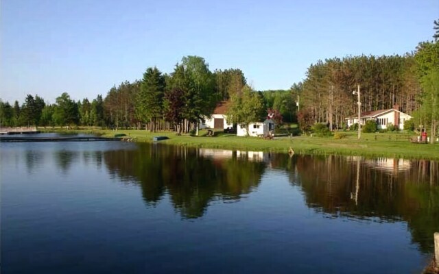 Ben's Lake Chalet