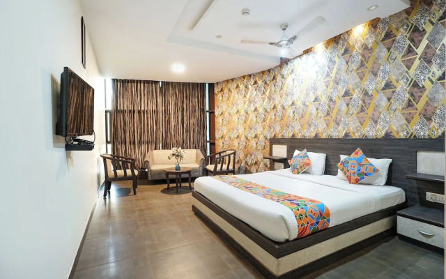 Fabhotel Indian Residency