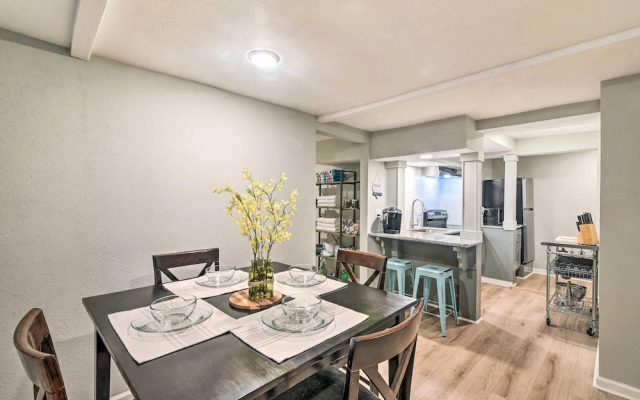 1 Mi to Seawall: Dog-friendly Galveston Home!