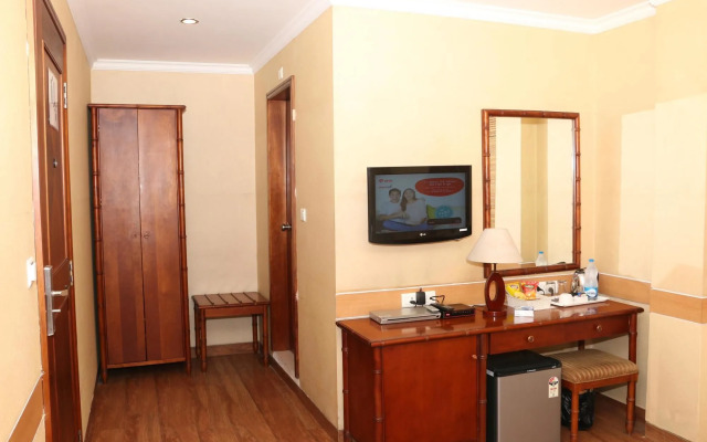 Oyo Premium Industrial Area Cheema Chowk