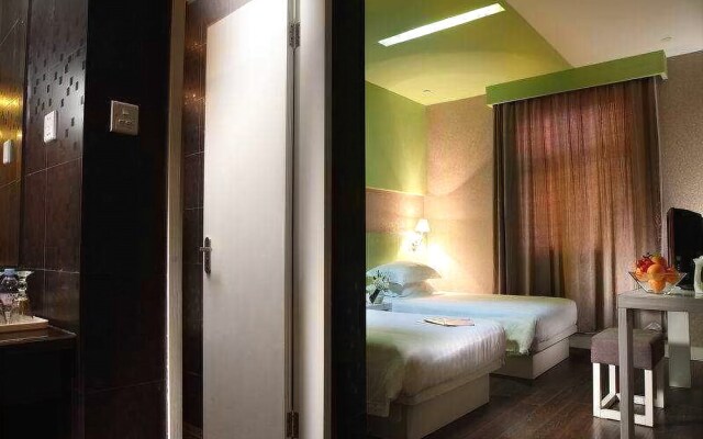 Elan Inn East Station