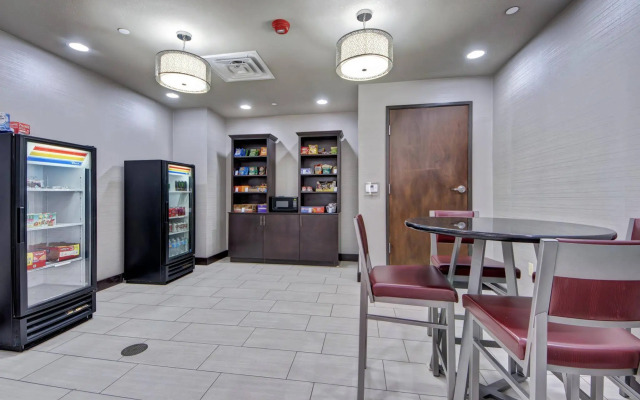 Holiday Inn Express & Suites Oklahoma City North by IHG