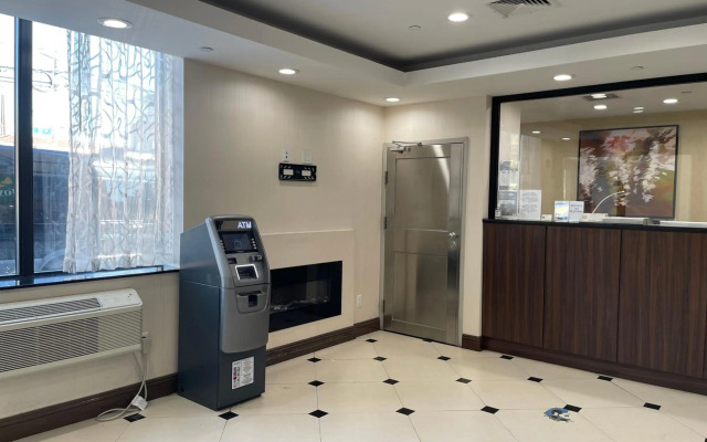 Voyage Hotel