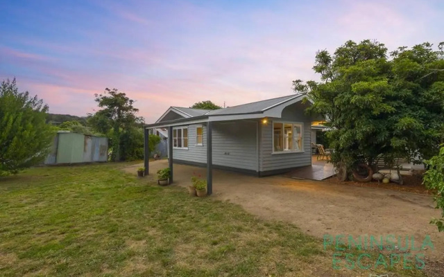 The Buoys – Outside – Melbourne