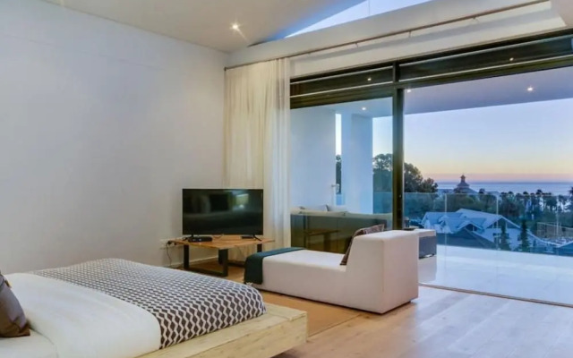 Harrier Place - Four Bedroom Villa, Sleeps 8