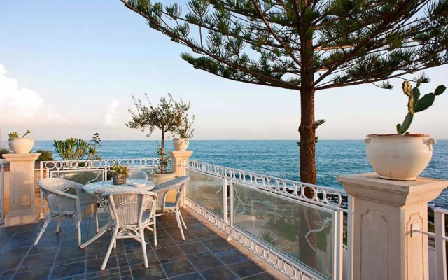 A Slice of Heaven by the sea - Beahost Rentals