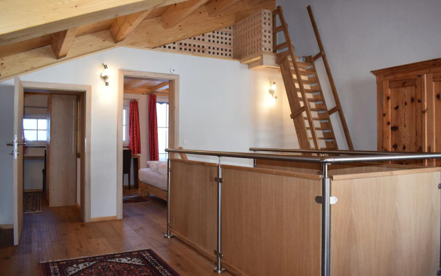 Chalet Salzburg, Dienten
