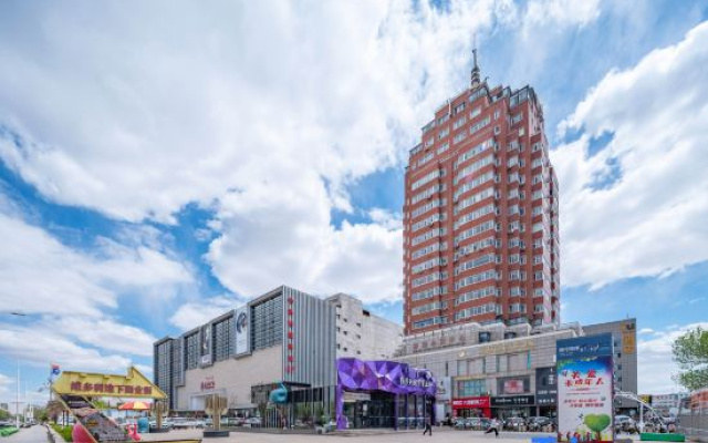 IU Hotel (Chifeng Hongshan Pedestrian Street)