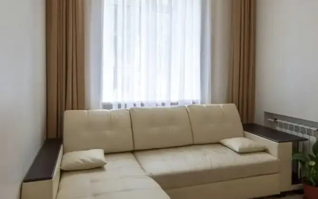 Apart-Comfort on Maksimova 5