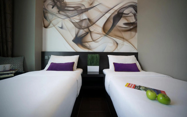 V Hotel Lavender