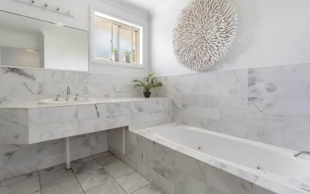 Pacific Blue Townhouse 351, 265 Sandy Point Road