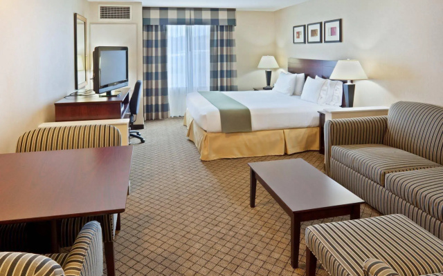 Holiday Inn Express Suites Sumner by IHG