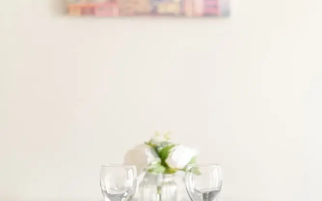 Warm & Cosy Two-Bedroom Apartment in CBD